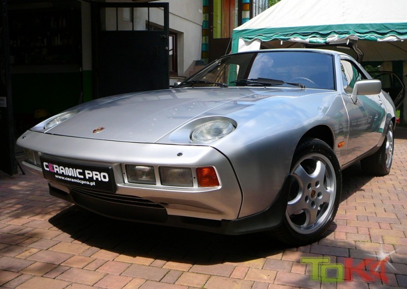 Porsche 928